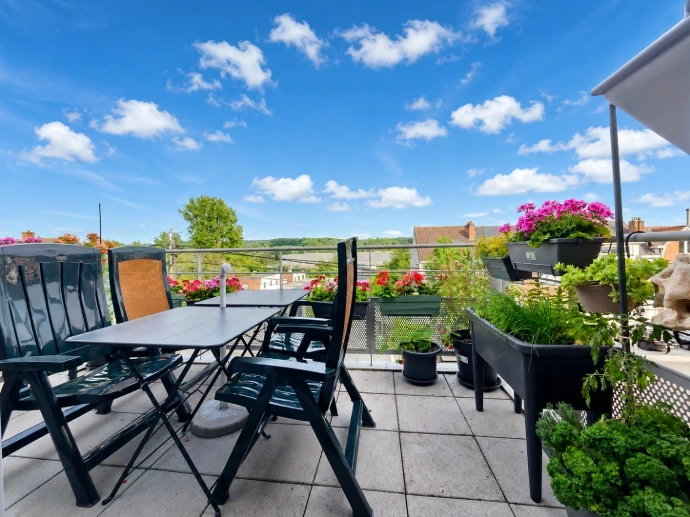 A VENDRE - Wavre (Bierges) Superbe appartement 2 chambres + cave et garage - excellente situation