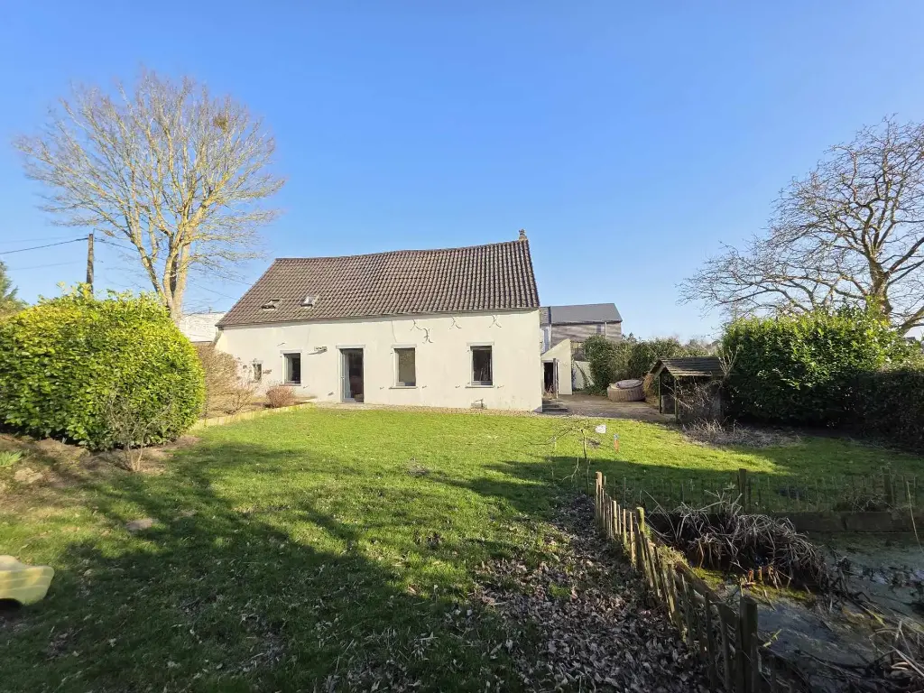 Loué - GRAND LEEZ- jolie maison avec 4 chambres.